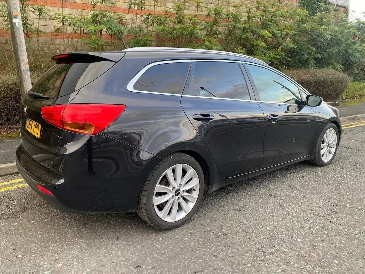 Used Kia Ceed 128 HP (94 kW) 2014 Black Hatchback
