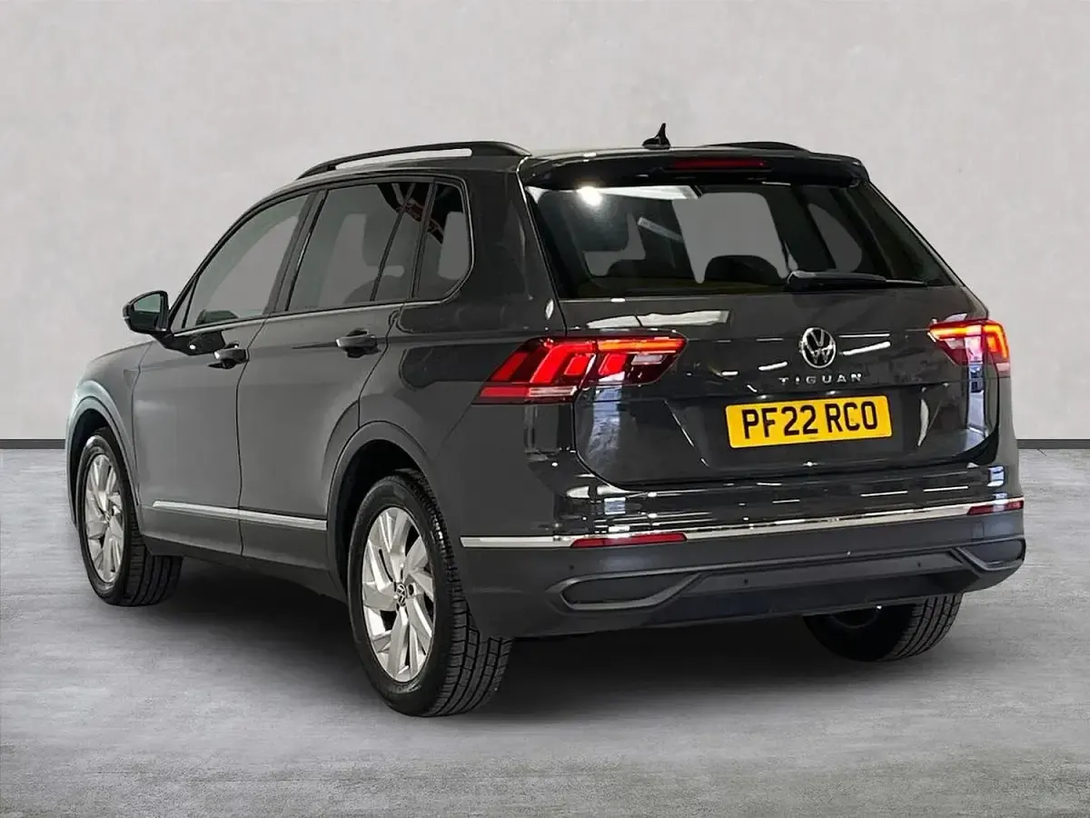 Used VW Tiguan Life 130 HP (95 kW) 2022 Grey SUV