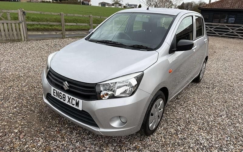 Used Suzuki Celerio 68 HP (50 kW) 2018 Silver Hatchback