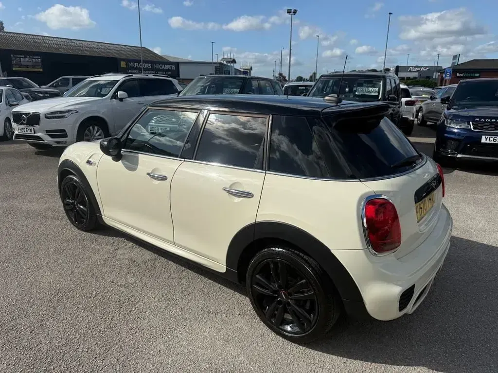 Used Mini Cooper S Hatch 192 HP (141 kW) 2021 White Hatchback