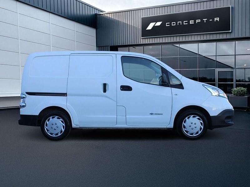 Used Nissan e-NV200 Acenta 80 kW (109 HP) 2017 White MPV