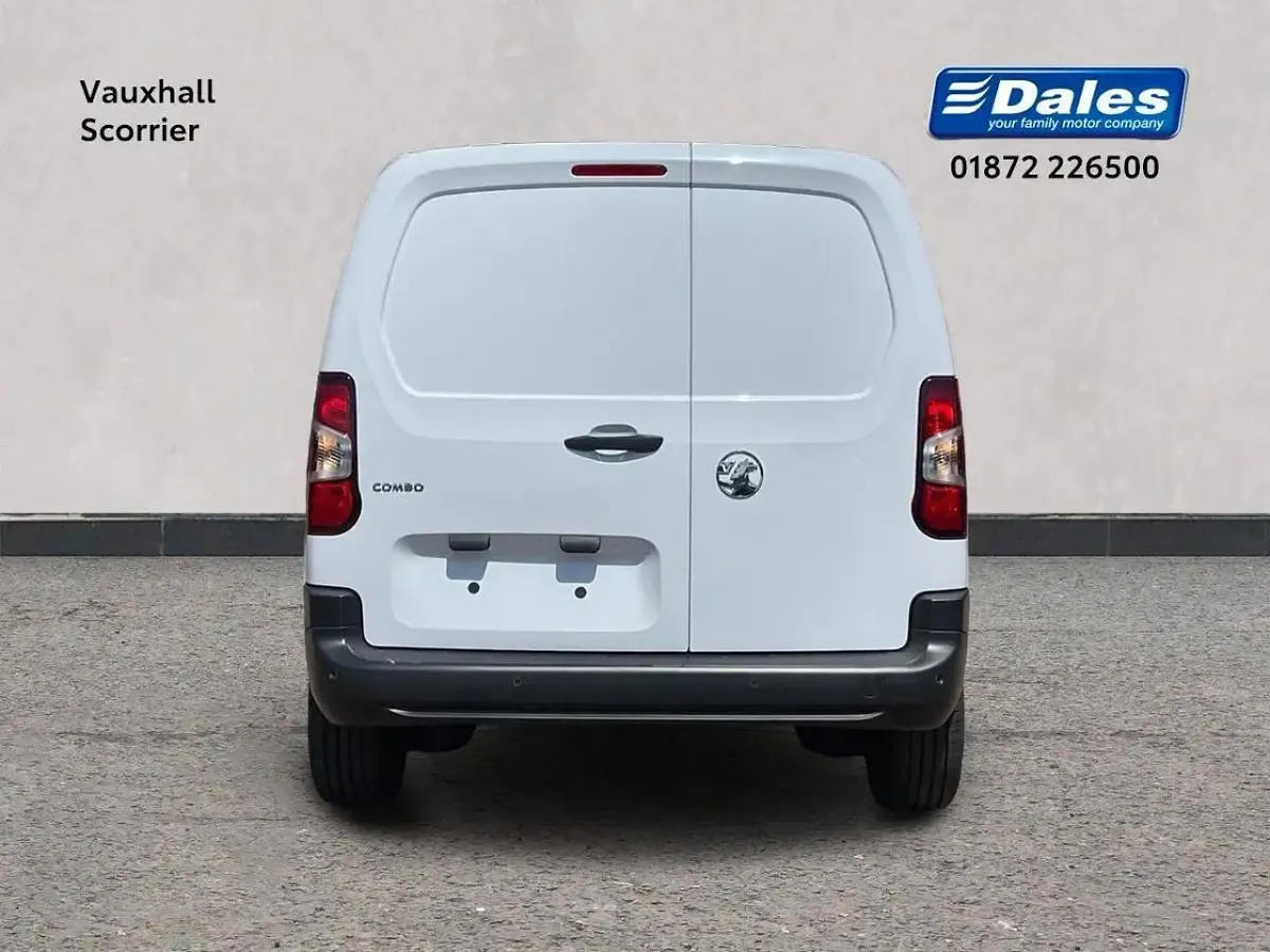 New Vauxhall Combo 101 HP (74 kW) 2026 White MPV