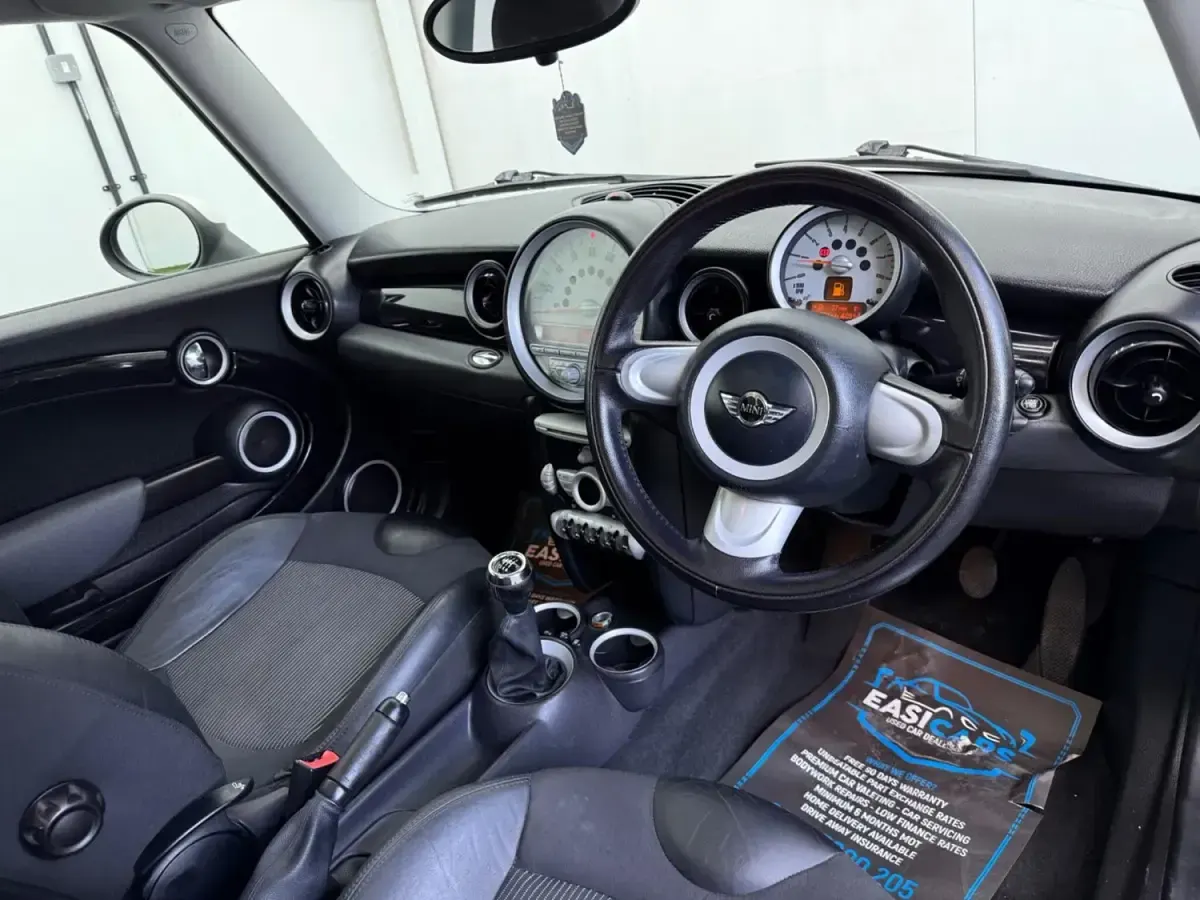 Begagnad Mini Cooper Hatch 2009 Grå Halvkombi
