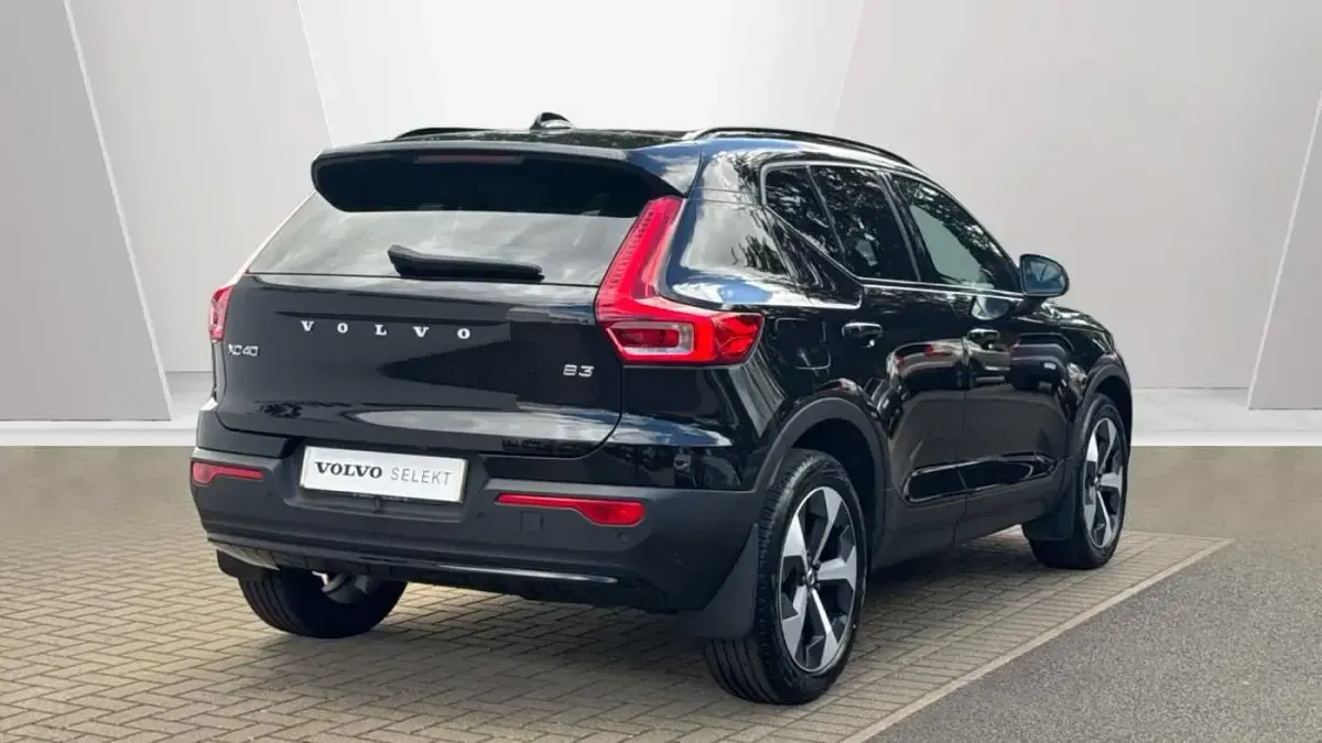 Used Volvo XC40 Plus 161 HP (118 kW) 2025 SUV