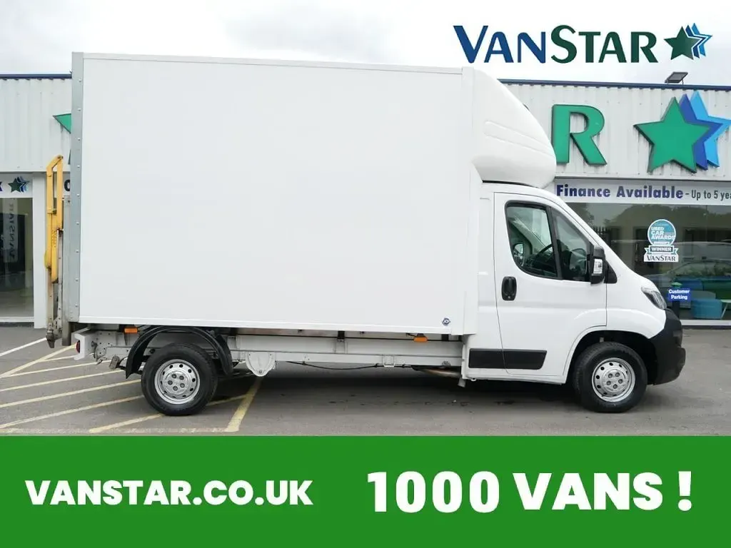 Used Peugeot Boxer 140 HP (102 kW) 2021 White Van