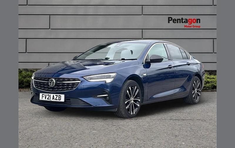 Used Vauxhall Insignia Ultimate 120 HP (88 kW) 2021 Blue Hatchback
