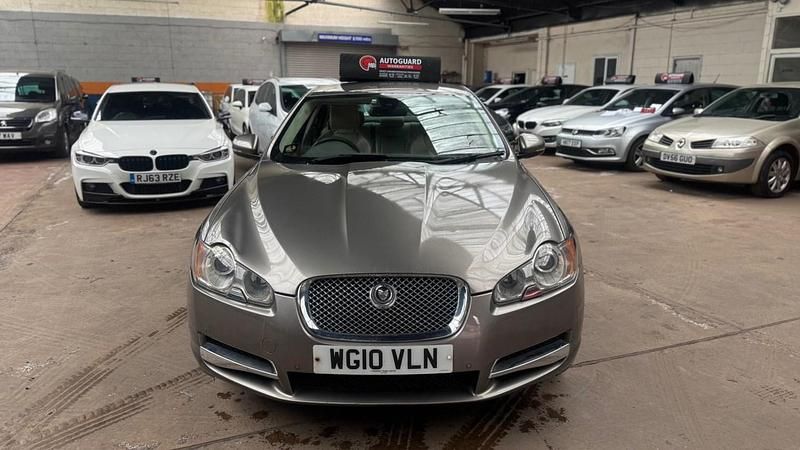 Usado Jaguar XF Portfolio 2010 Cinzento Sedan