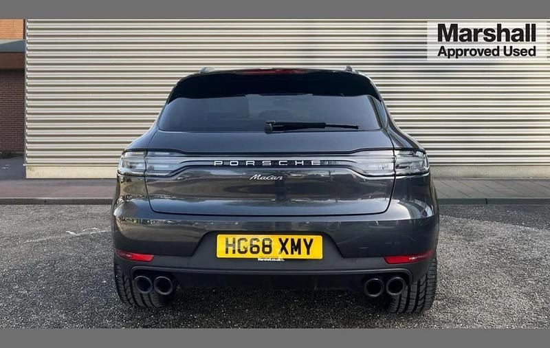 Usado Porsche Macan 245 HP (180 kW) 2019 Cinzento SUV