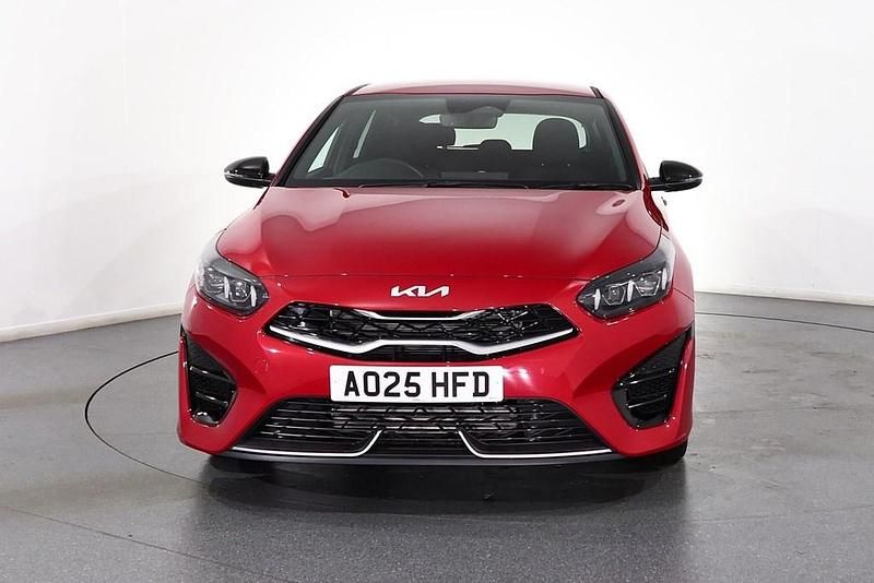 Used Kia Ceed GT-Line 138 HP (101 kW) 2025 Red Hatchback