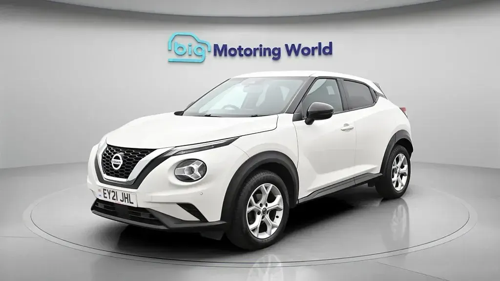 Usado Nissan Juke N-Connecta 114 HP (83 kW) 2021 Branco SUV