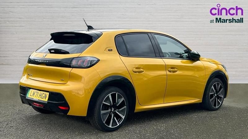 Used Peugeot e-208 Premium 100 kW (136 HP) 2021 Yellow Hatchback
