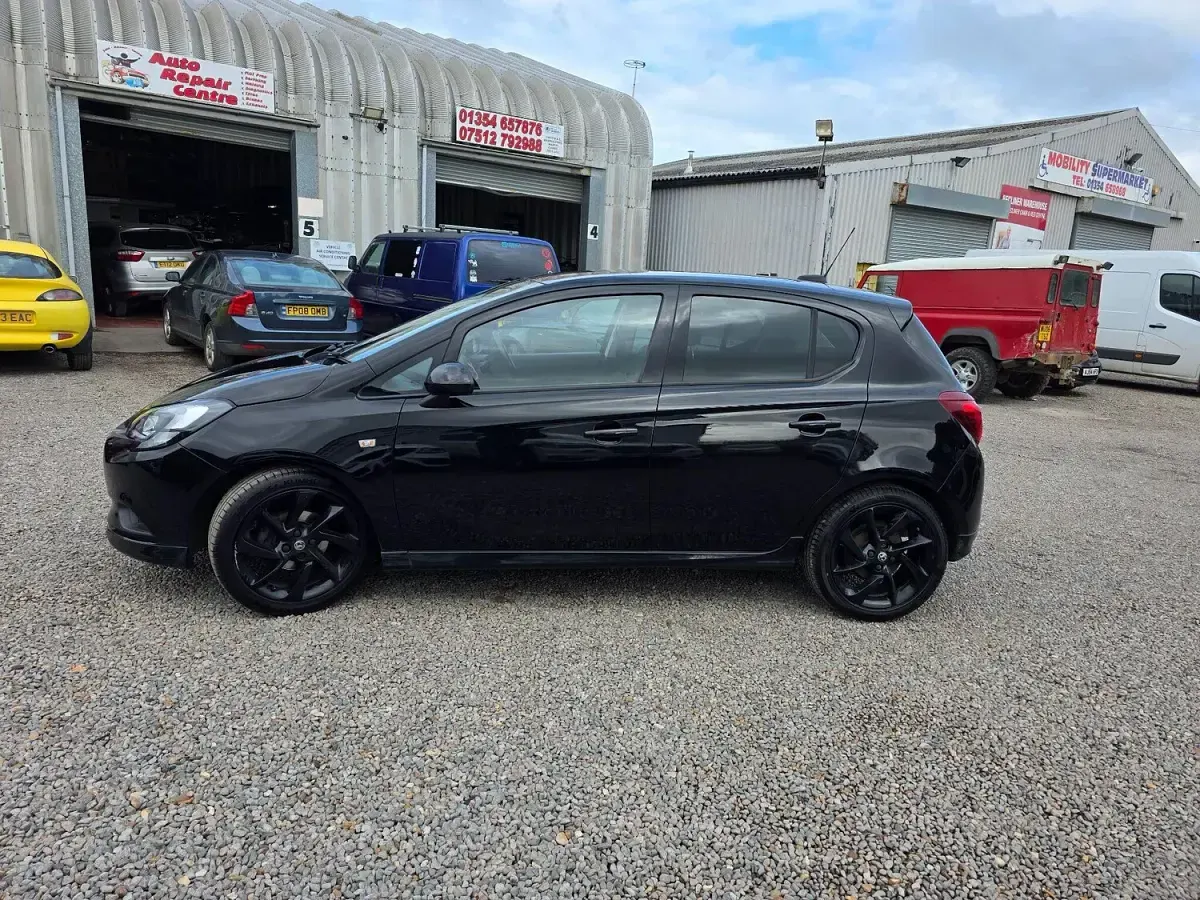 Used Vauxhall Corsa SRi 90 HP (66 kW) 2019 Black Hatchback