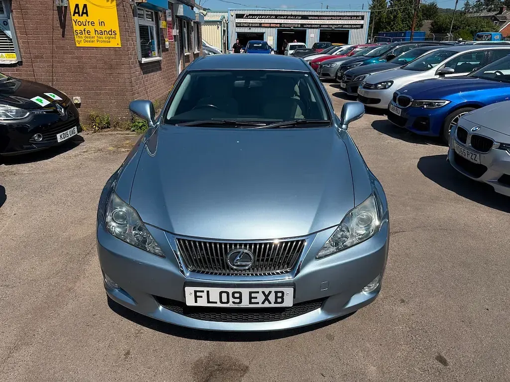 Used Lexus IS220d 174 HP (127 kW) 2009 Blue Sedan