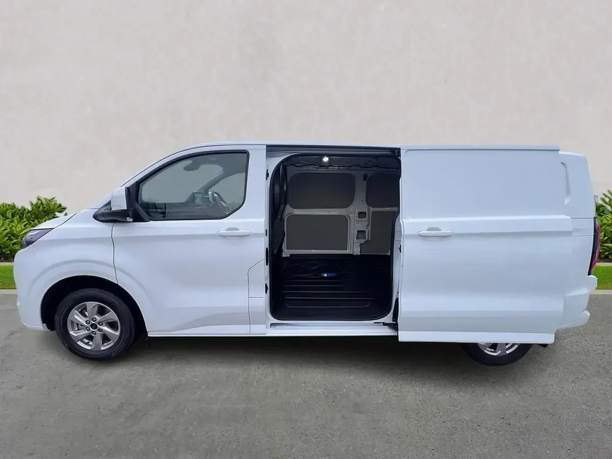 Used Ford E-Transit Limited 100 kW (136 HP) 2024 White Van