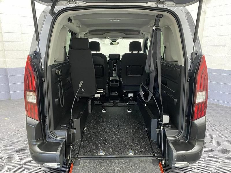 Begagnad Peugeot Rifter Allure 2020 Grå Minibuss