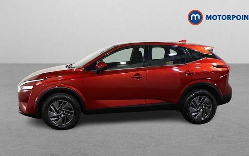 Used Nissan Qashqai Acenta Premium 140 HP (102 kW) 2023 Red SUV