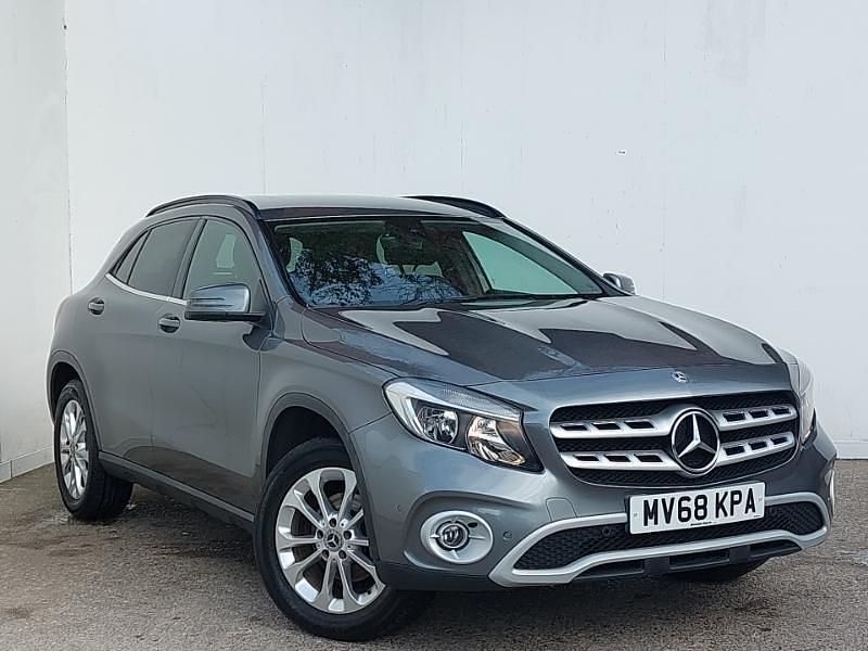 Used Mercedes GLA200 Executive 156 HP (114 kW) 2018 Grey SUV