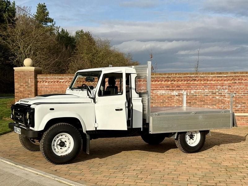 Used Land Rover Defender 125 HP (91 kW) 2017 White Cabriolet