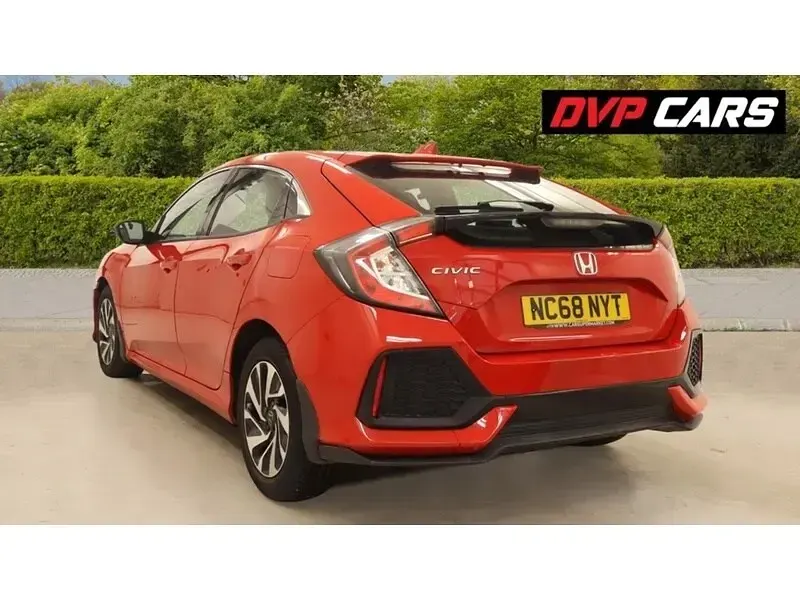 Used Honda Civic SE 126 HP (92 kW) 2019 Red Hatchback