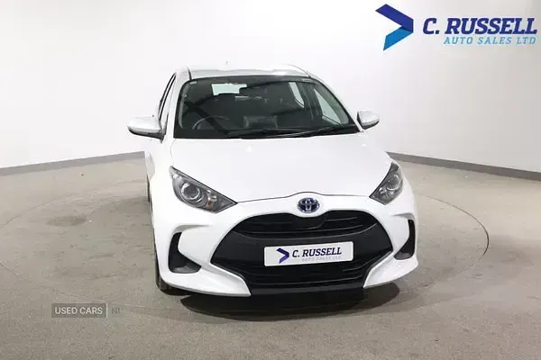 Used Toyota Yaris Hybrid 2023 White Hatchback