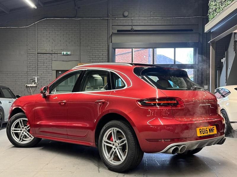Used Porsche Macan Turbo 400 HP (294 kW) 2015 Red SUV