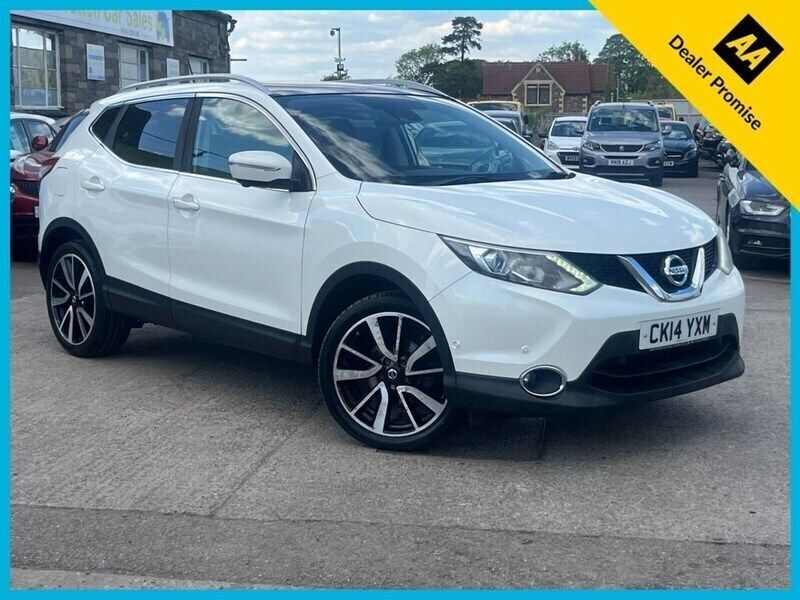 White Used 2014 Nissan Qashqai S SUV | £9,310 (Fair price) - Image 1/3
