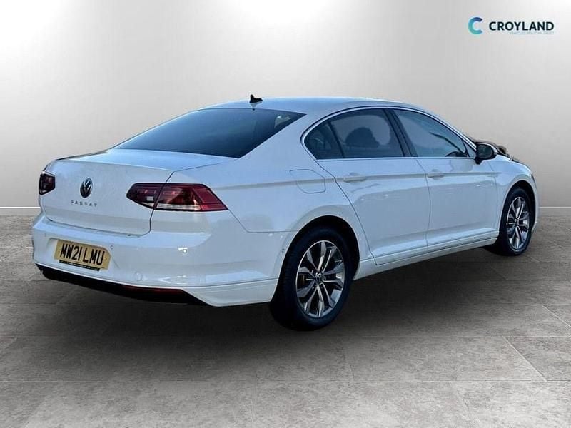 Used VW Passat SEL 150 HP (110 kW) 2021 White Sedan