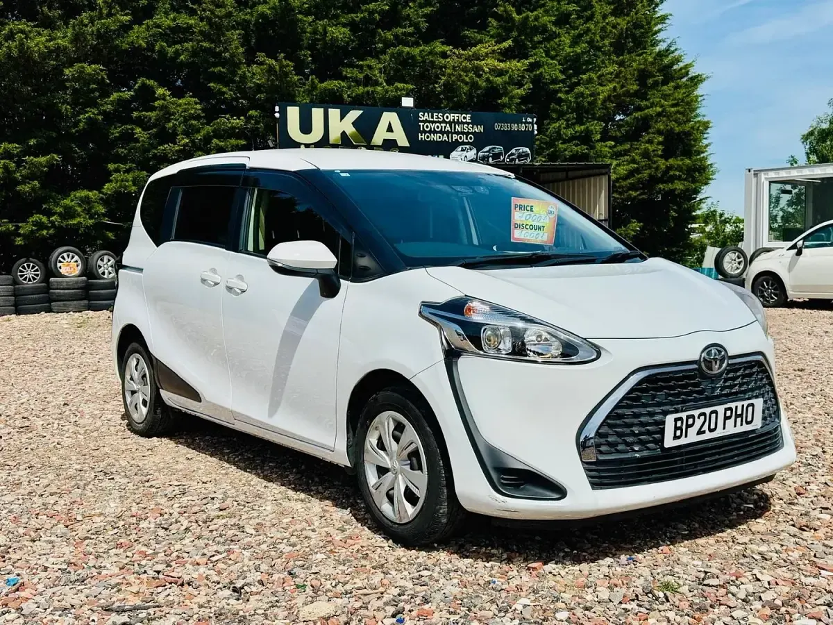 Used Toyota Sienta 109 HP (80 kW) 2020 White MPV