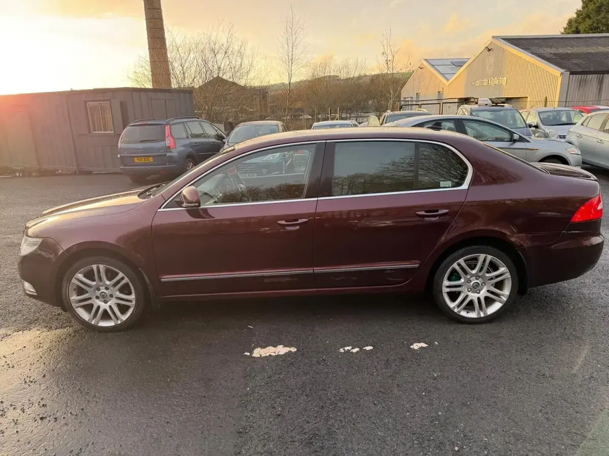 Used Skoda Superb Elegance 170 HP (125 kW) 2008 Maroon Hatchback