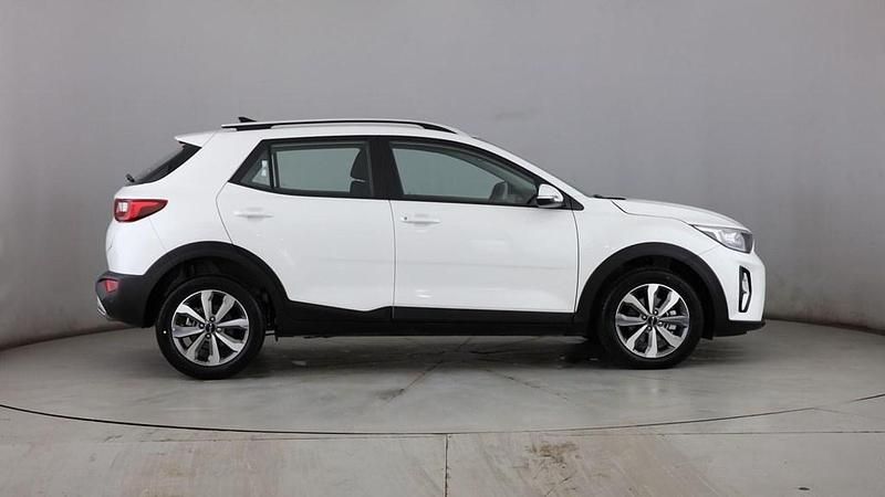 New Kia Stonic 2025 White SUV