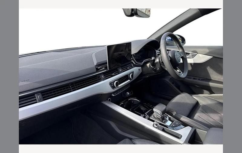 Used Audi A4 S-Line 204 HP (150 kW) 2024 Blue Estate