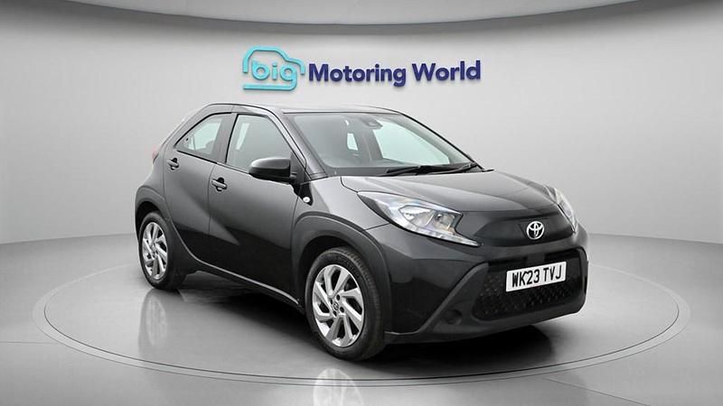Used Toyota Aygo X PURE 72 HP (52 kW) 2023 Black SUV