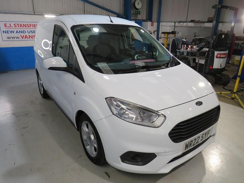 Used Ford Transit Limited 100 HP (73 kW) 2022 White Van