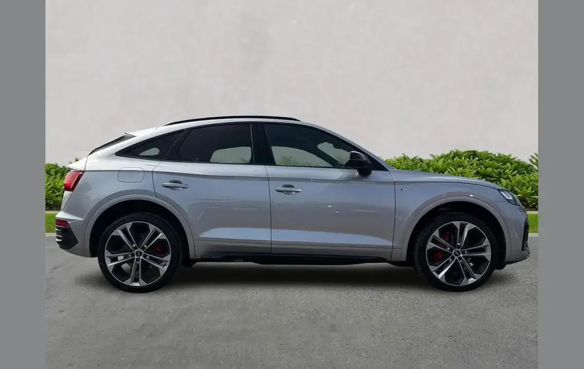 Used Audi Q5 Comfort 261 HP (191 kW) 2023 Silver SUV