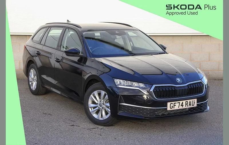 Black magic pearl effect Used 2024 Skoda Octavia SE Technology Estate | £22,895 (Fair price) - Image 1/4