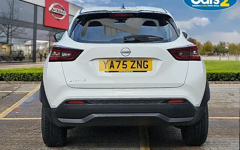Used Nissan Juke N-Connecta 114 HP (83 kW) 2025 White SUV