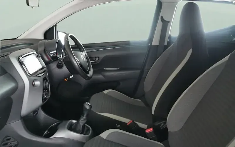 Used Toyota Aygo X-play 72 HP (52 kW) 2020 Hatchback