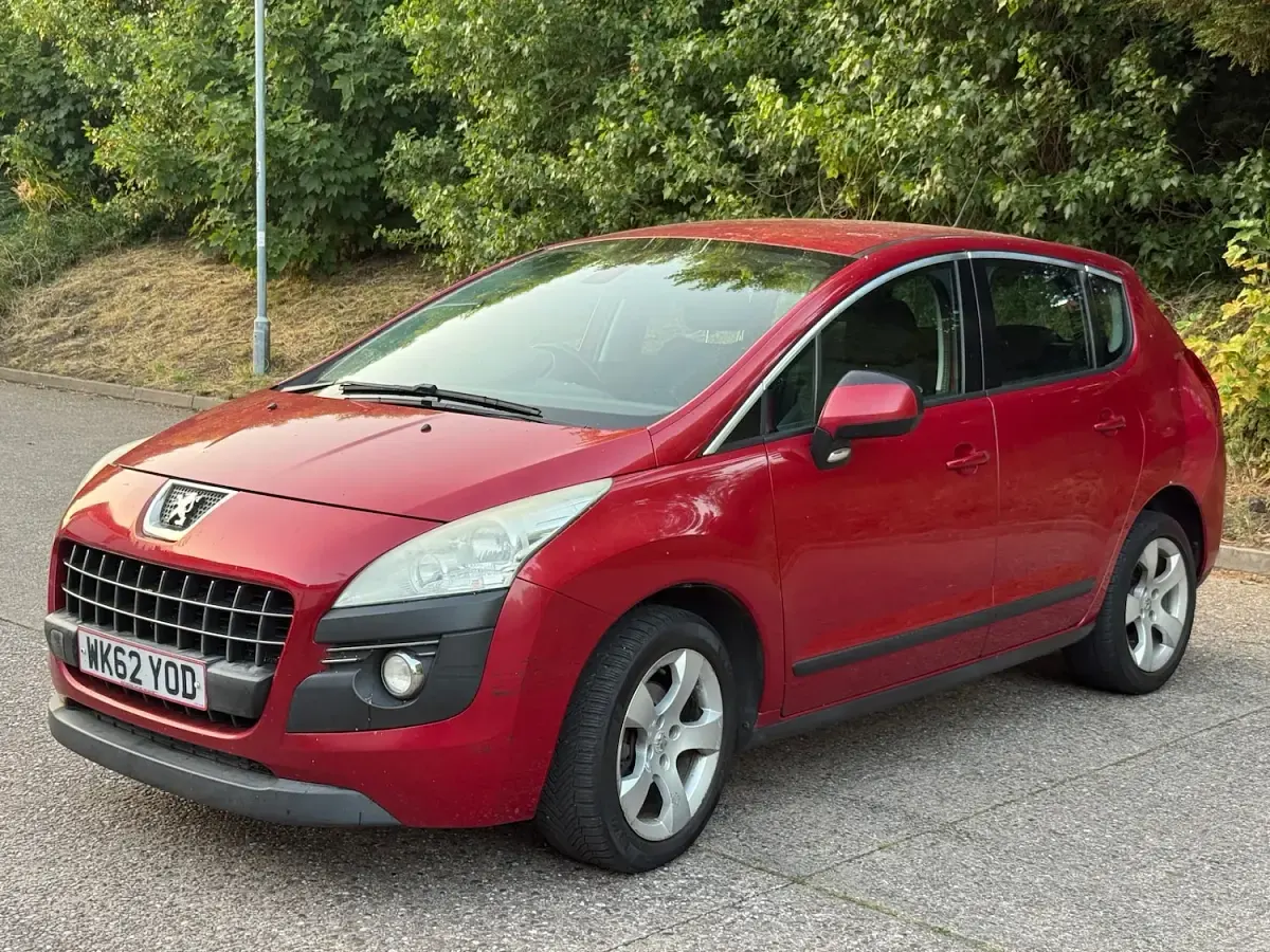 Used Peugeot 3008 Active 112 HP (82 kW) 2012 Red Estate