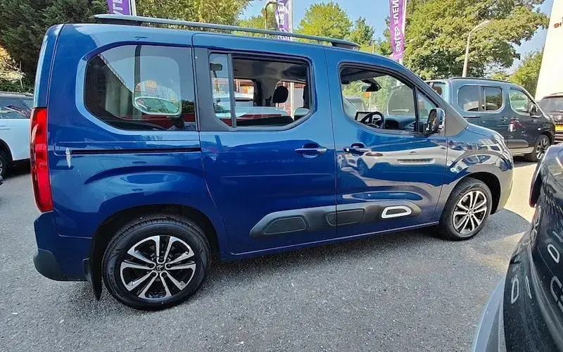 Used Citroën Berlingo Flair 131 HP (96 kW) 2019 Blue MPV