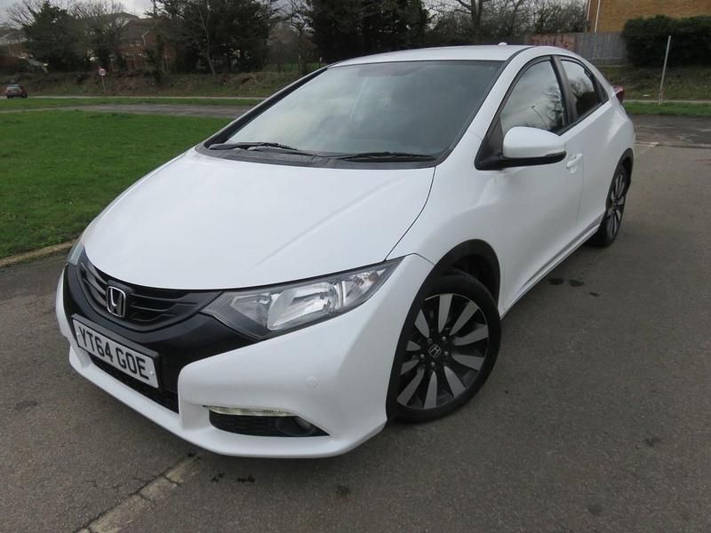 Used Honda Civic SE Plus 2014 White Hatchback
