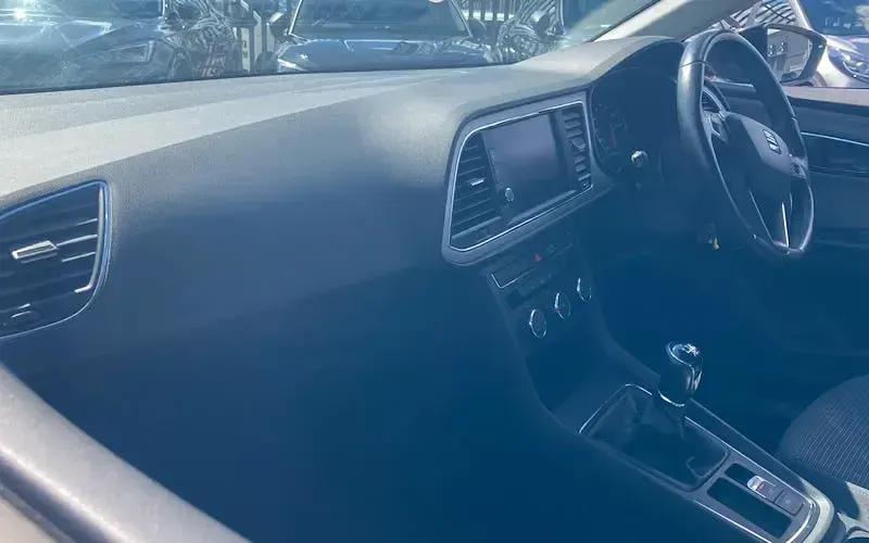 Begagnad Seat Leon SE Dynamic 110 HK (80 kW) 2018 Svart Halvkombi