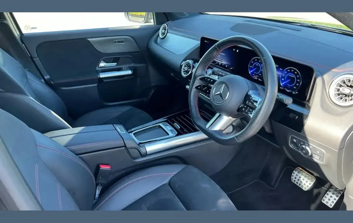 Begagnad Mercedes EQA250+ Executive 139 kW (190 HK) 2024 Grå SUV
