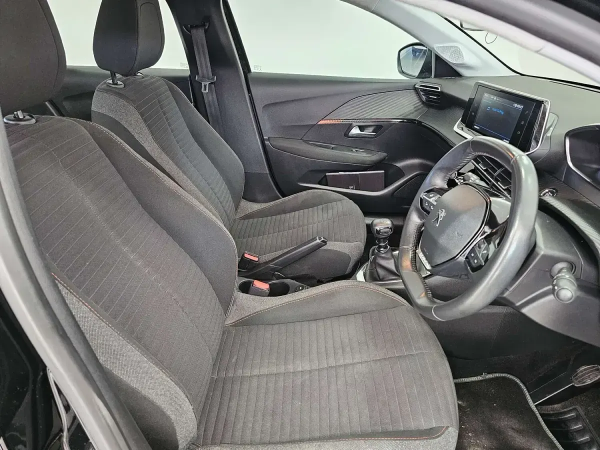 Used Peugeot 208 Active Premium 100 HP (73 kW) 2022 Black Hatchback
