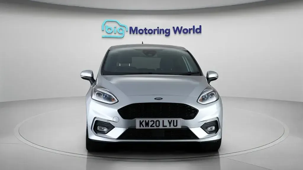 Usado Ford Fiesta ST-Line 125 HP (91 kW) 2020 Prateado Citadino