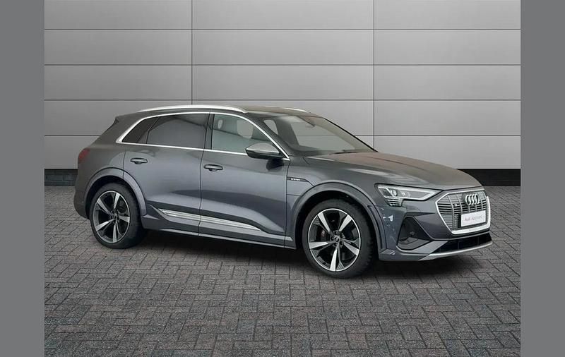 Grey Used 2023 Audi e-tron Advanced SUV | £46,991 - Image 1/4