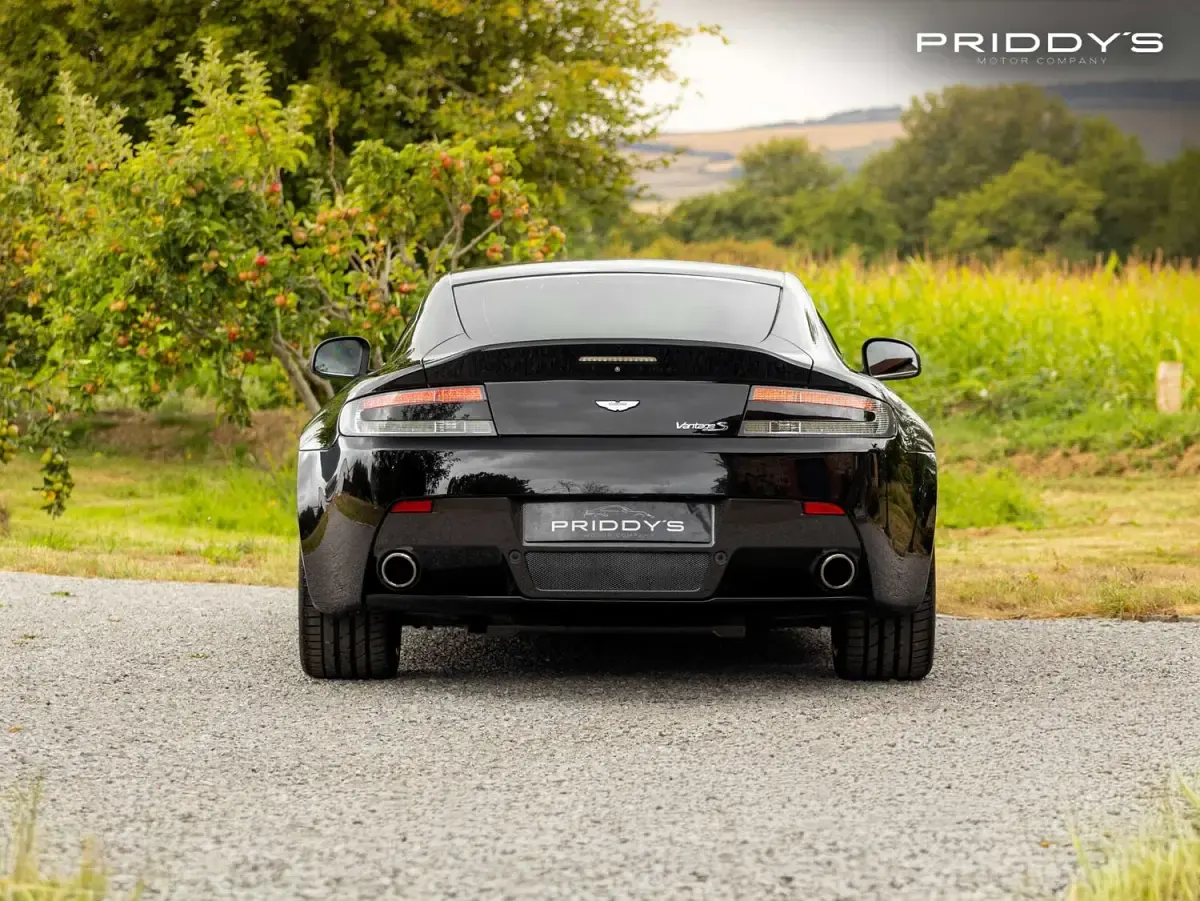 Used Aston Martin Vantage 420 HP (308 kW) 2012 Black Coupe
