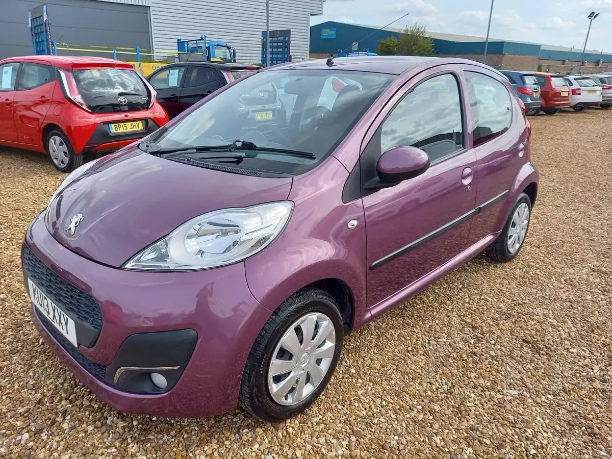 Used Peugeot 107 Active 68 HP (50 kW) 2013 Mauve/purple Hatchback