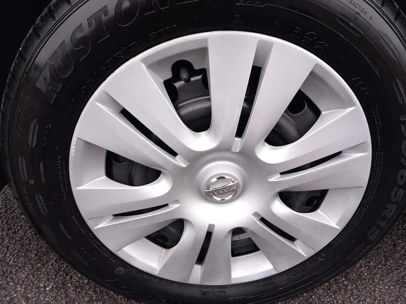 Used Nissan Serena 2010 White MPV