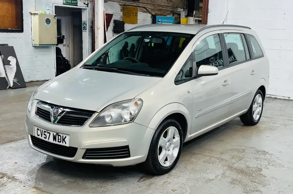 Used Vauxhall Zafira Club 105 HP (77 kW) 2007 Beige MPV