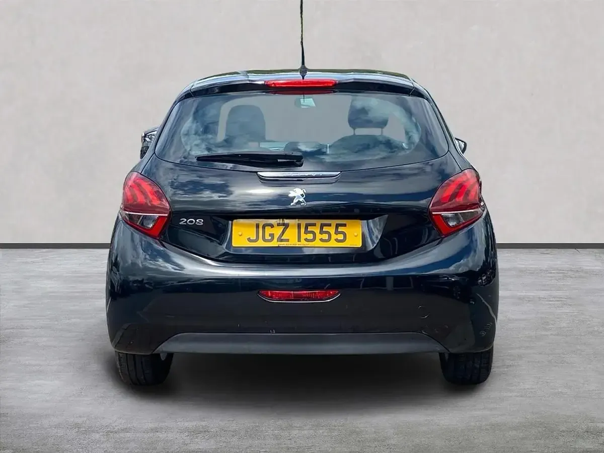Used Peugeot 208 Active 68 HP (50 kW) 2018 Black Hatchback